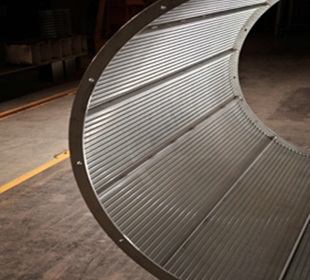 Wedge wire curved screens